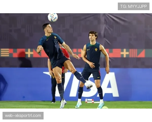 C罗高空对抗解析：头球优势如何构建禁区统治力