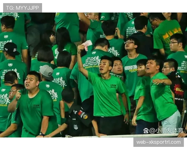 国安中场看似人多，实则功能重叠，节奏全乱了