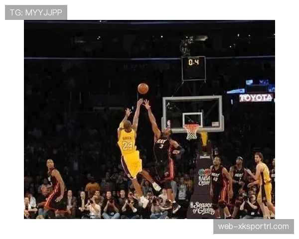 科比关键时刻连续得分拉开差距超越詹姆斯成季后赛核心